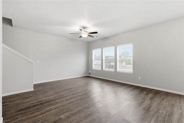 21305 W 215th Terrace, Spring Hill, KS 66083
