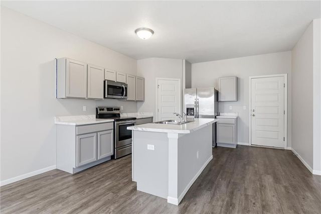 21305 W 215th Terrace, Spring Hill, KS 66083
