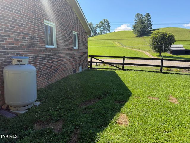 2820 Highway 67, Mountain City, TN 37683