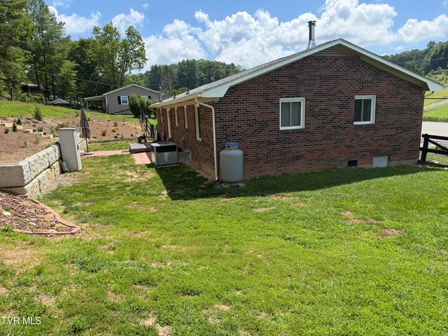 2820 Highway 67, Mountain City, TN 37683
