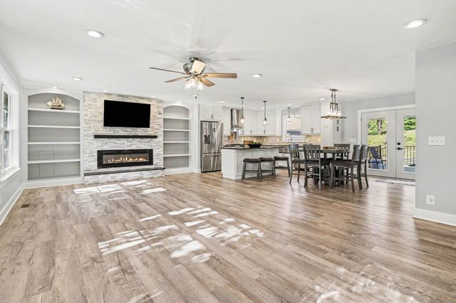 6571 W Johnson Road, La Porte, IN 46350
