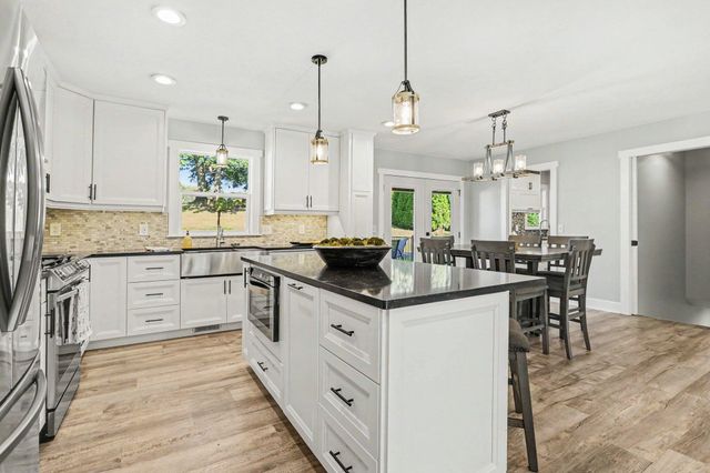6571 W Johnson Road, La Porte, IN 46350