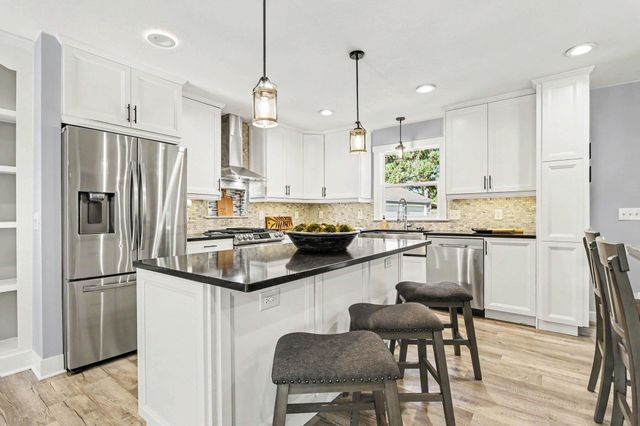 6571 W Johnson Road, La Porte, IN 46350