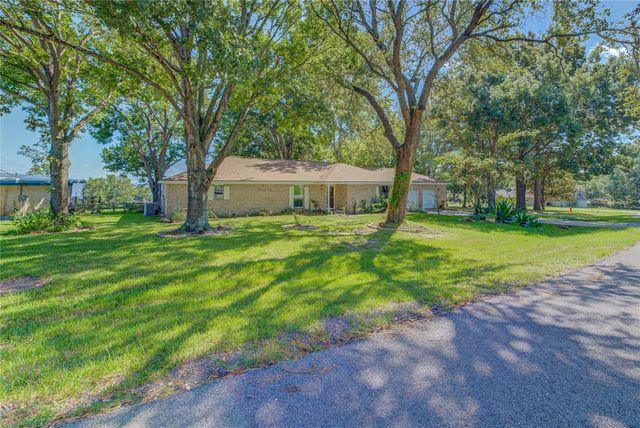 20 Valley Drive, Coldspring, TX 77331