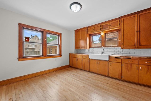 3246 N 49 STREET, Milwaukee, WI 53216