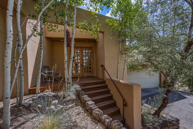 851 Magee Lane, Santa Fe, NM 87501
