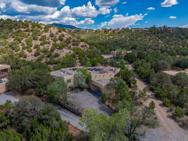 851 Magee Lane, Santa Fe, NM 87501