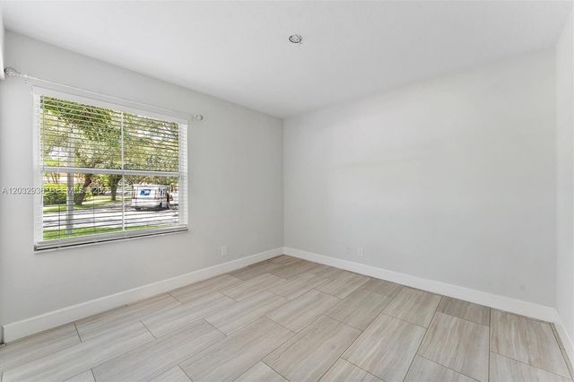 4228 NW 41st Ln, Coconut Creek, FL 33073