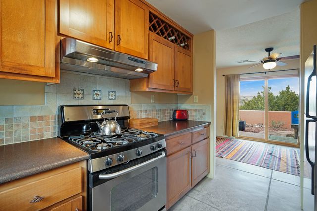 6034 Hoochaneetsa Plaza S, Cochiti Lake, NM 87083