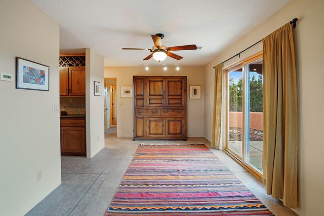 6034 Hoochaneetsa Plaza S, Cochiti Lake, NM 87083