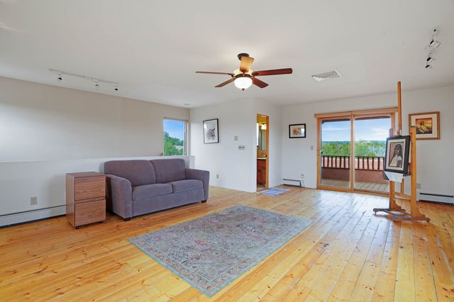 6034 Hoochaneetsa Plaza S, Cochiti Lake, NM 87083