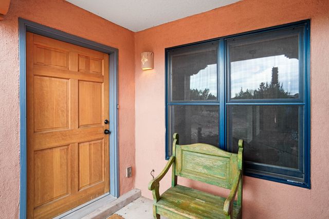 6034 Hoochaneetsa Plaza S, Cochiti Lake, NM 87083