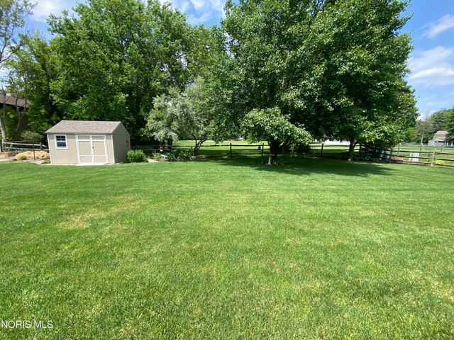 6960 Shadowcreek Drive, Maumee, OH 43537