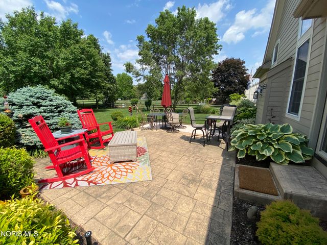 6960 Shadowcreek Drive, Maumee, OH 43537