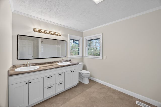 2136 Broad St, W, Cookeville, TN 38501