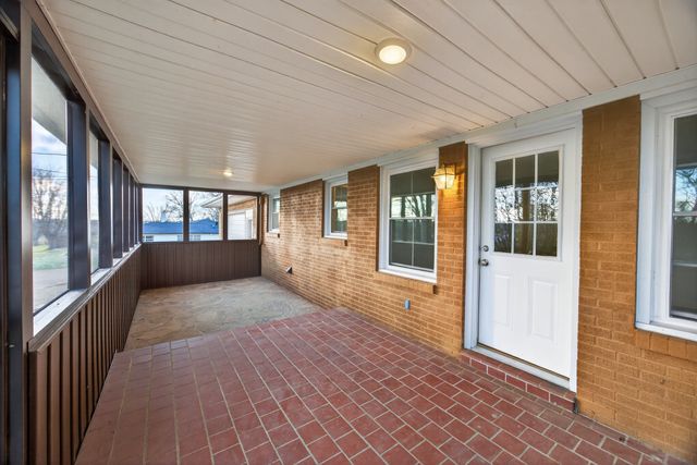 2136 Broad St, W, Cookeville, TN 38501