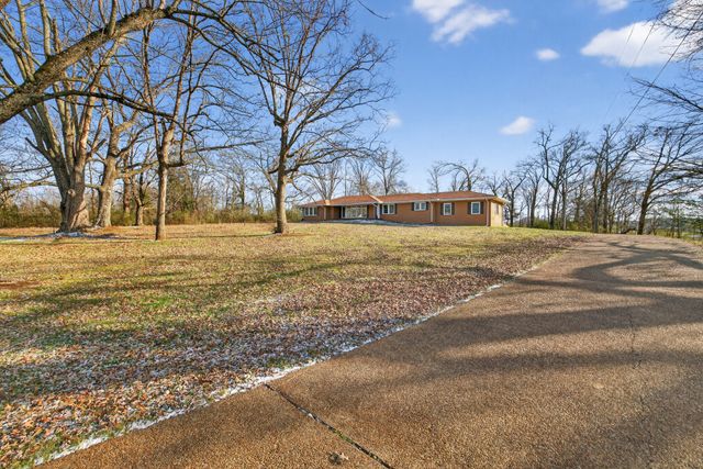 2136 Broad St, W, Cookeville, TN 38501