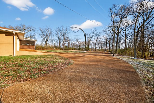 2136 Broad St, W, Cookeville, TN 38501