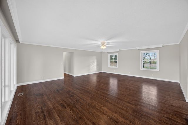 2136 Broad St, W, Cookeville, TN 38501