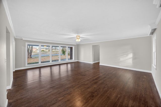 2136 Broad St, W, Cookeville, TN 38501