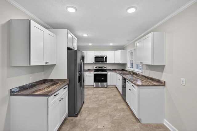 2136 Broad St, W, Cookeville, TN 38501