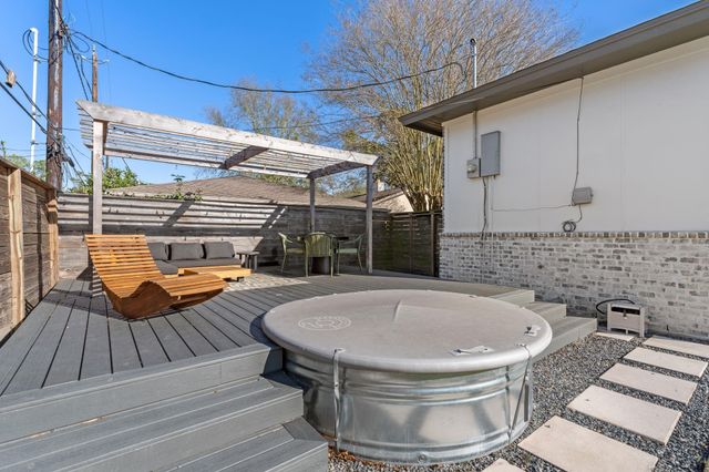 5214 Loch Lomond Drive, Houston, TX 77096