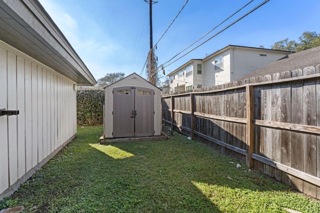 5214 Loch Lomond Drive, Houston, TX 77096