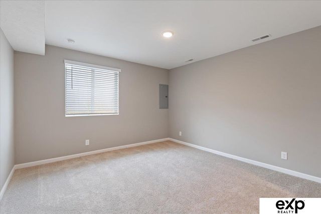 8210 S 178 Street, Omaha, NE 68136