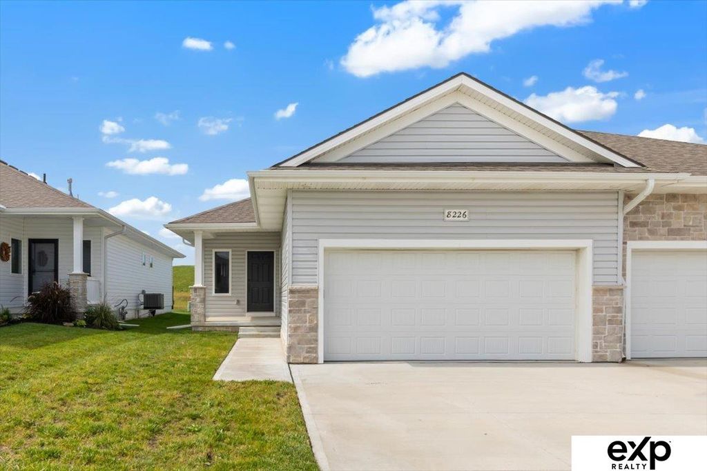 8210 S 178 Street, Omaha, NE 68136