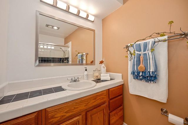 3092 Swallows Nest Dr, Sacramento, CA 95833