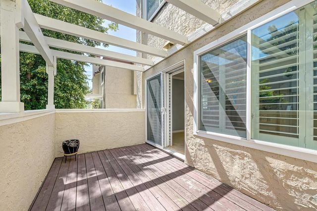 3092 Swallows Nest Dr, Sacramento, CA 95833