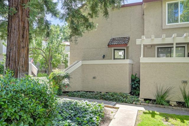 3092 Swallows Nest Dr, Sacramento, CA 95833