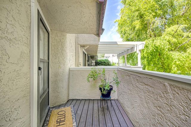 3092 Swallows Nest Dr, Sacramento, CA 95833