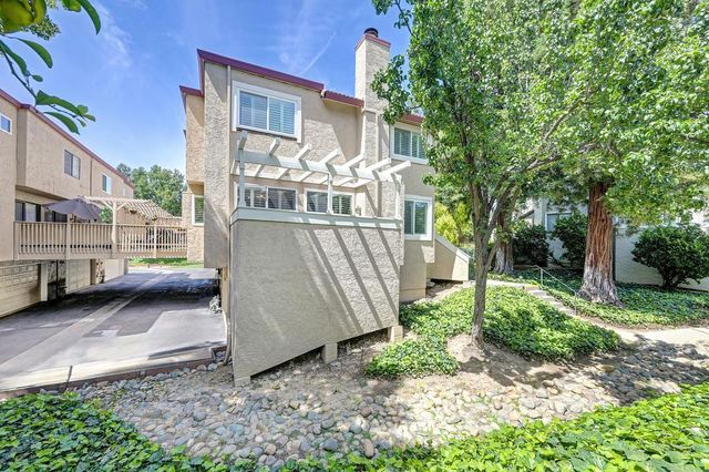 3092 Swallows Nest Dr, Sacramento, CA 95833