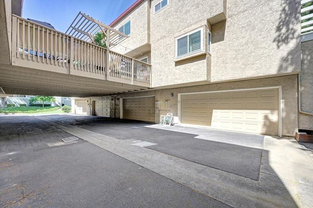 3092 Swallows Nest Dr, Sacramento, CA 95833