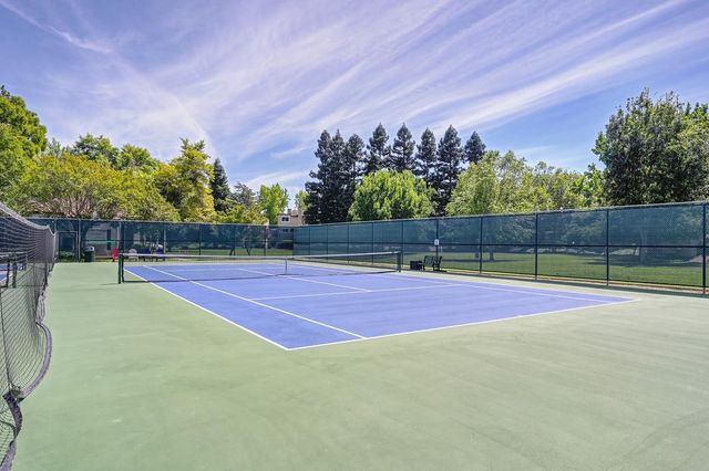 3092 Swallows Nest Dr, Sacramento, CA 95833