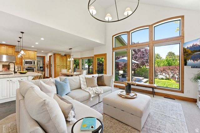 1381 E 5985 S, Salt Lake City, UT 84121
