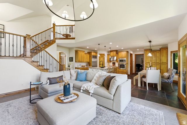 1381 E 5985 S, Salt Lake City, UT 84121