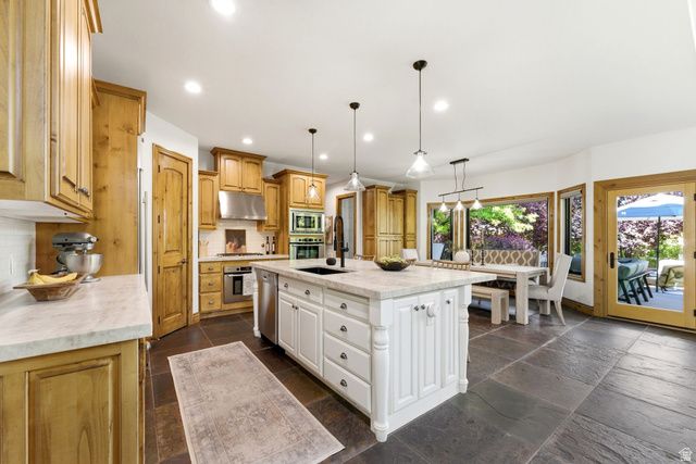 1381 E 5985 S, Salt Lake City, UT 84121