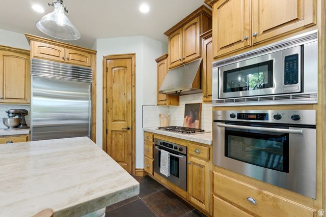 1381 E 5985 S, Salt Lake City, UT 84121