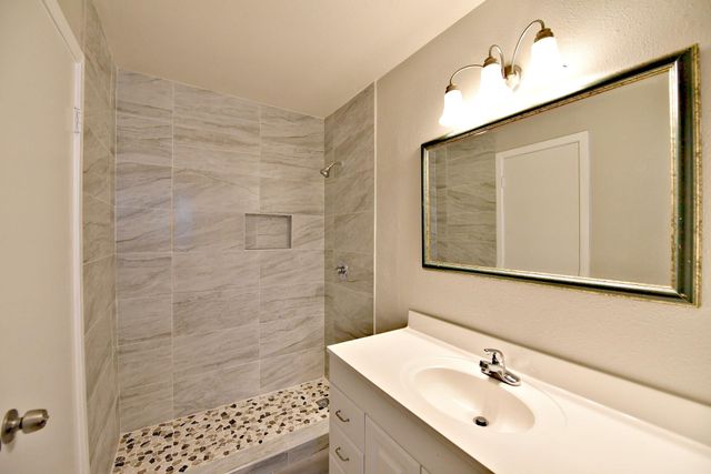 11214 Blackmoor DR, Austin, TX 78759