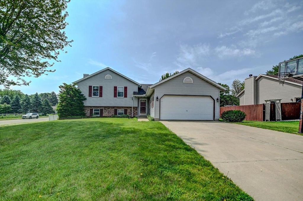 182 Ames Street, Oregon, WI 53575