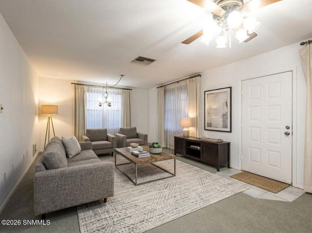 2080 Tres Pinos Lane, Las Cruces, NM 88005