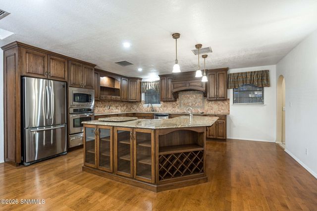 2080 Tres Pinos Lane, Las Cruces, NM 88005