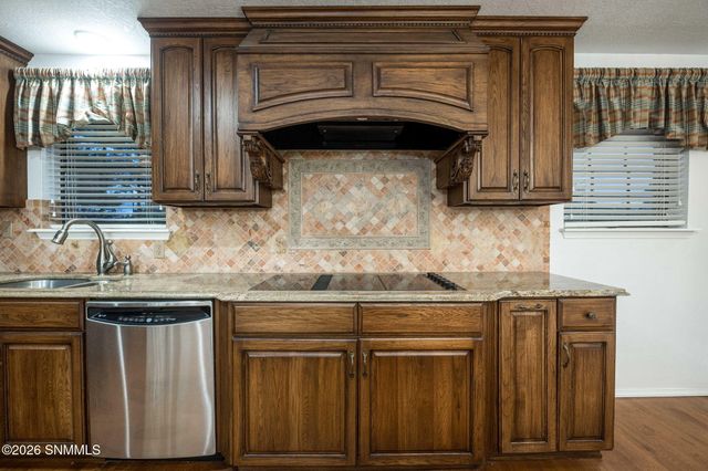 2080 Tres Pinos Lane, Las Cruces, NM 88005