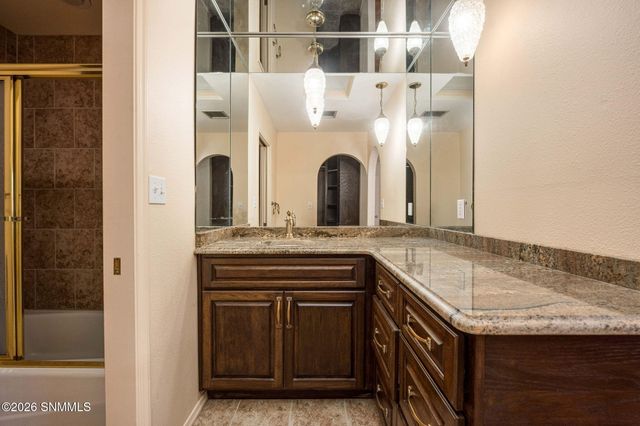 2080 Tres Pinos Lane, Las Cruces, NM 88005