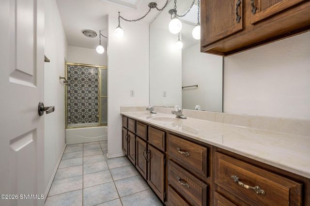 2080 Tres Pinos Lane, Las Cruces, NM 88005