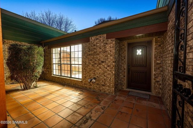 2080 Tres Pinos Lane, Las Cruces, NM 88005