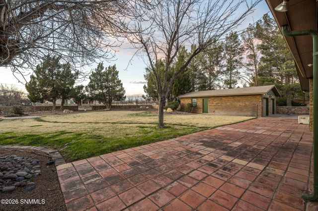 2080 Tres Pinos Lane, Las Cruces, NM 88005