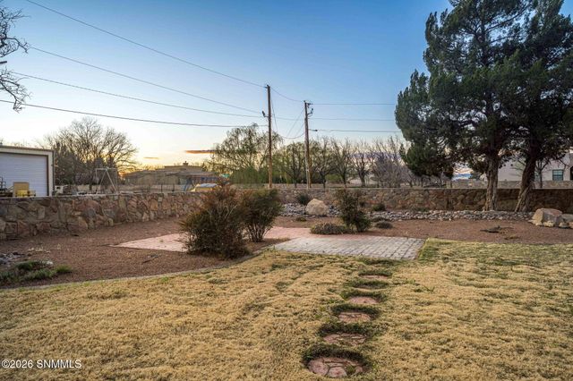 2080 Tres Pinos Lane, Las Cruces, NM 88005